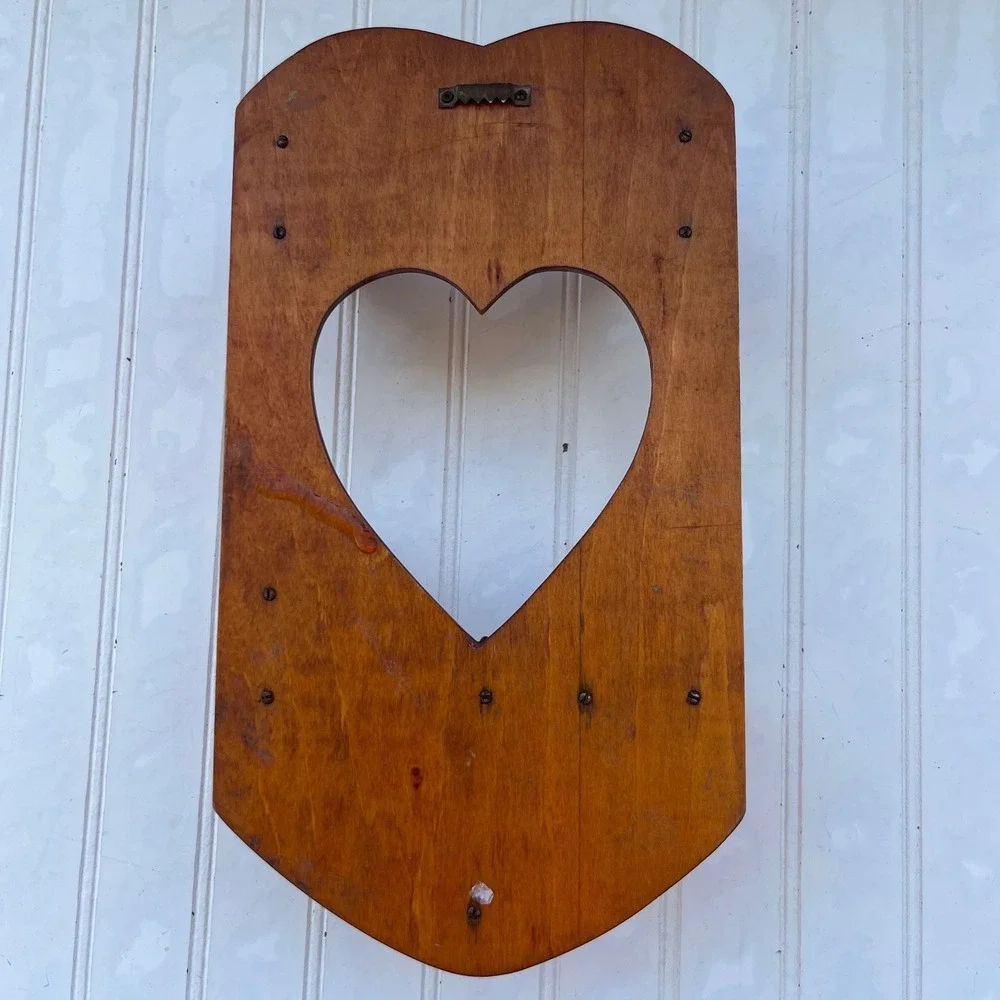 Vintage Heart Cutout Wooden Wall bathroom Rack Hook Shelf Honey Brown Decor